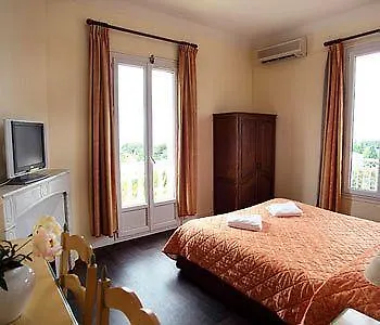 Hotell Le Thimothee : & Saint-Raphaël