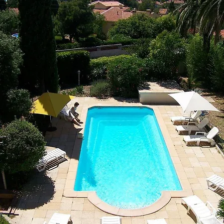 Hotell Le Thimothee : & 2*