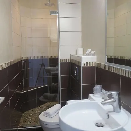 Le Thimothee : & Szálloda