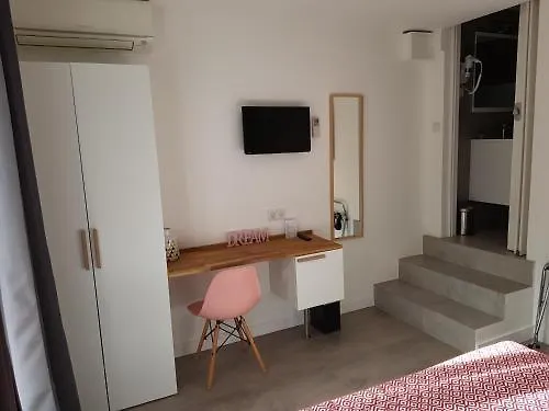 勒特姆特酒店和一室公寓 2*